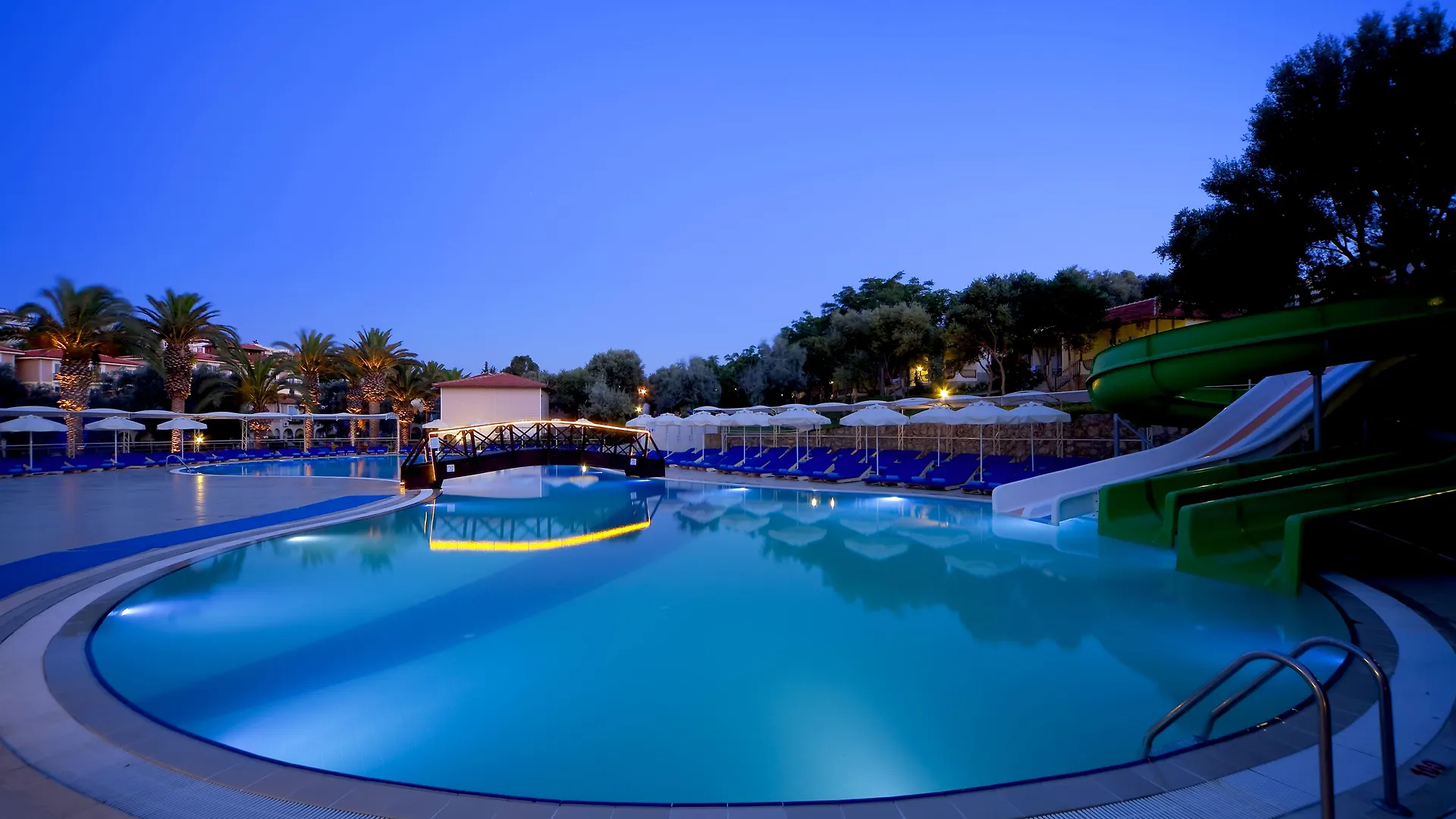 Club Resort Atlantis Seferihisar 4*,